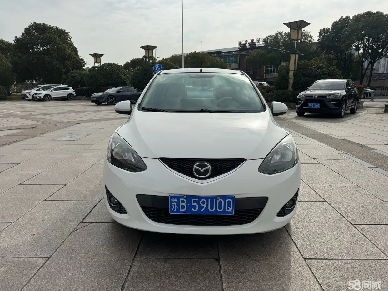 Mazda 2 2010 image de voiture #2