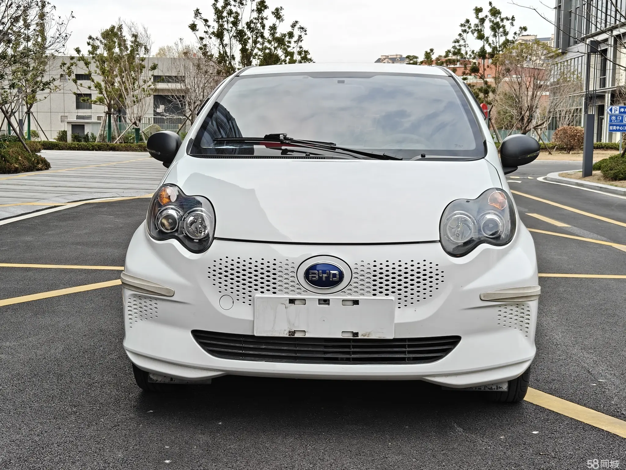 BYD e1 2020 immagine di auto #2