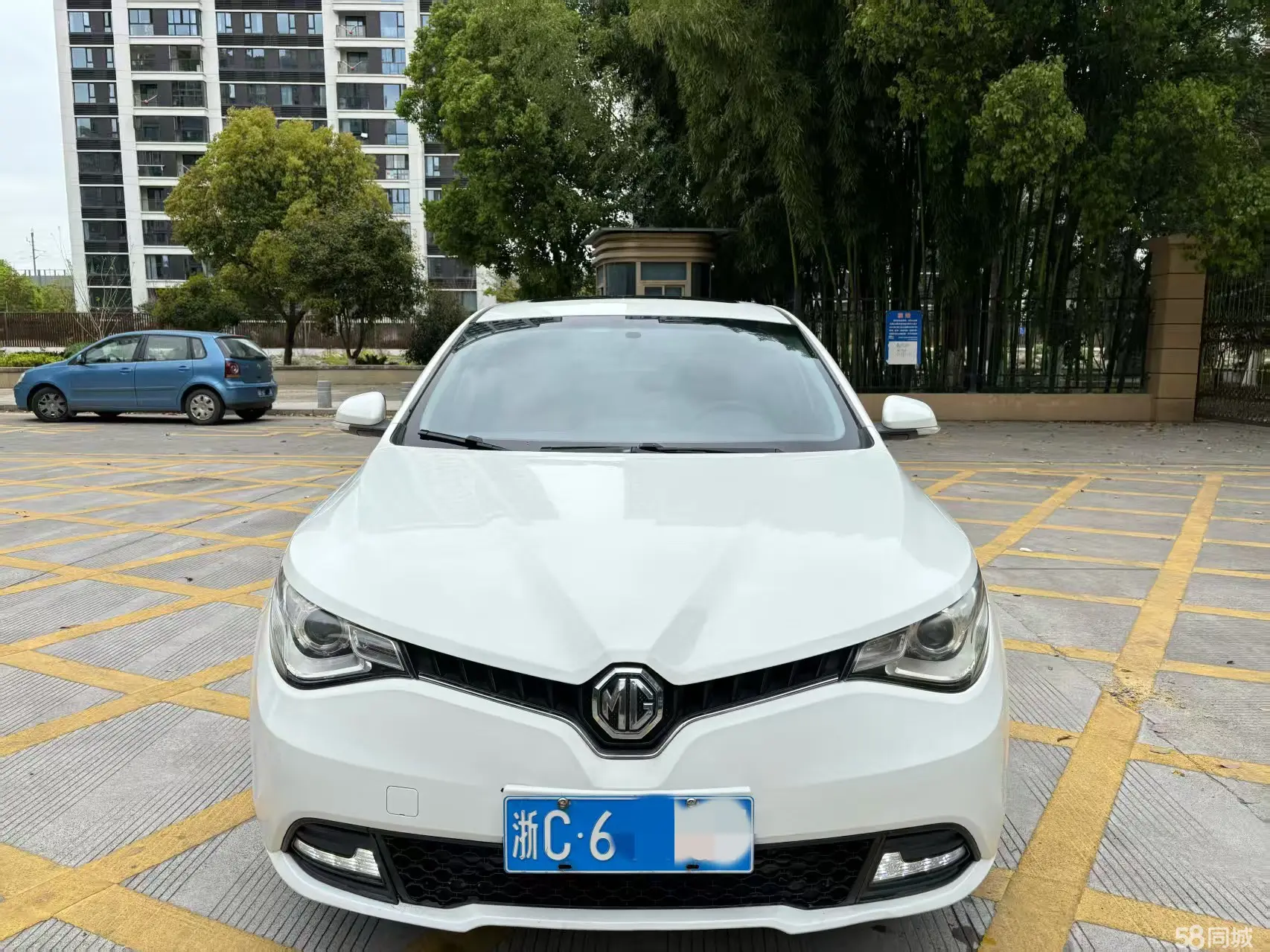 MG GT 2017 car image #2