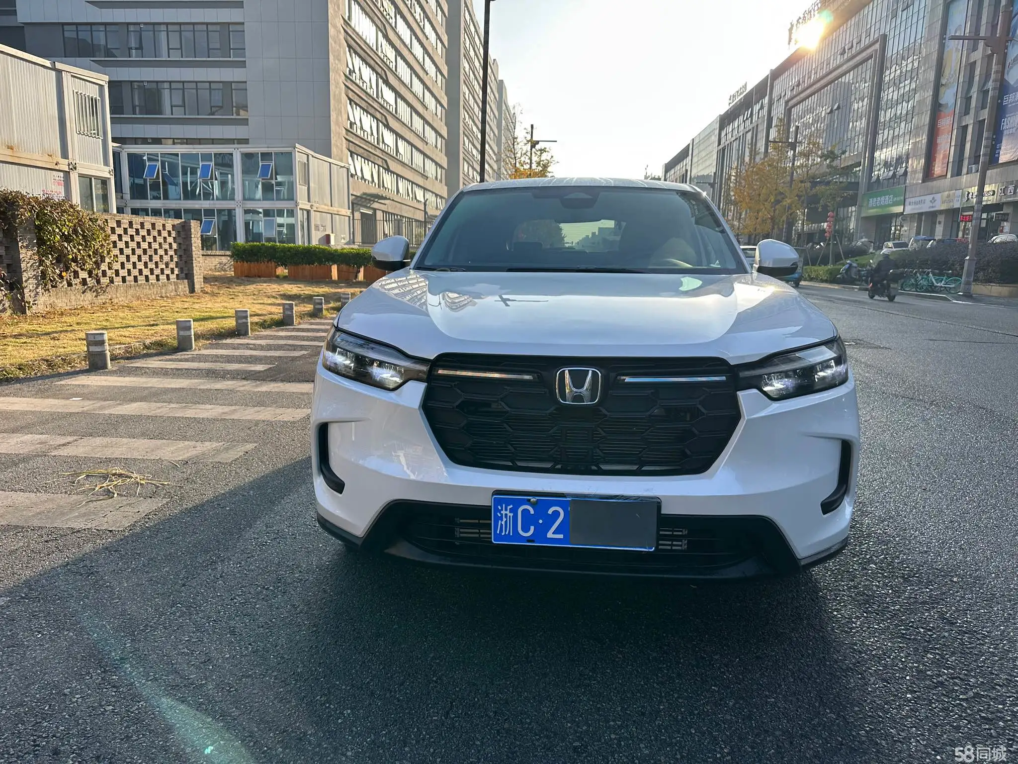 Honda HR-V 2023 car image #2