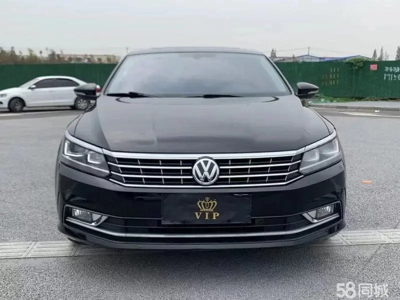 Volkswagen Passat 2017 car image #2