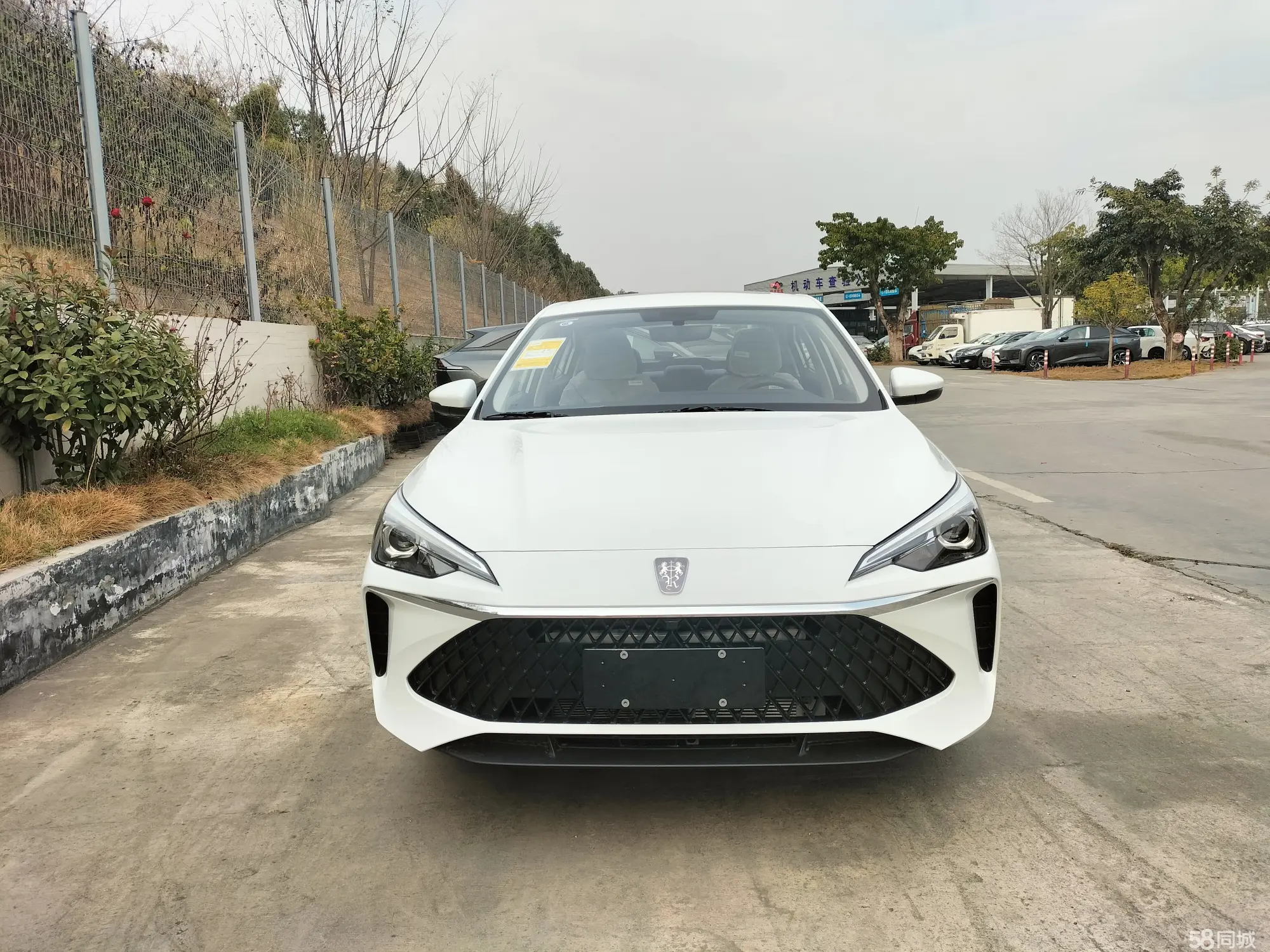 Roewe i5 2025 #2 Roewe i5 2025 car image #2
