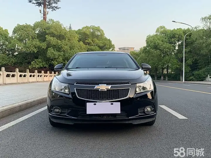 Chevrolet Cruze 2013 immagine di auto #2