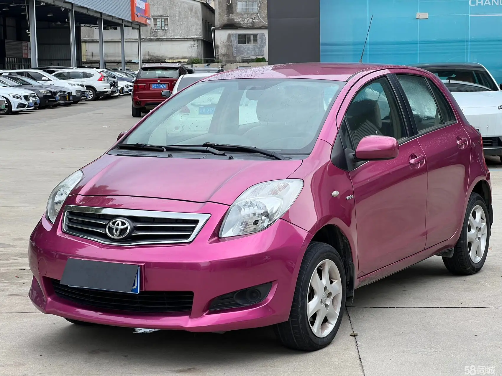 Toyota Yaris 2012 изображение автомобиля #2