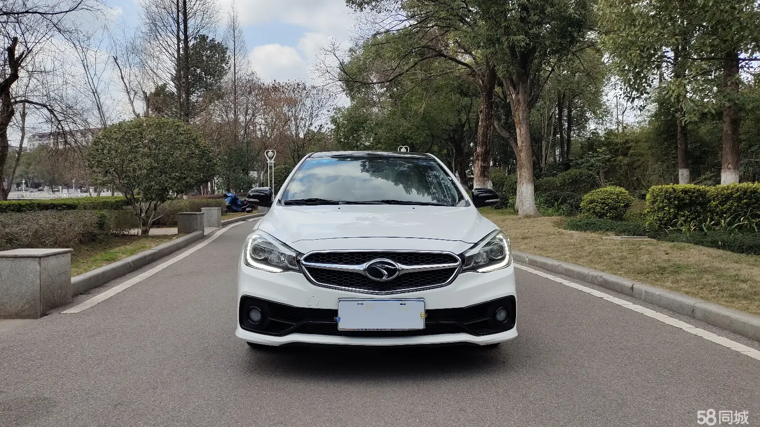 Soueast V5 Lingzhi 2017 car image #2