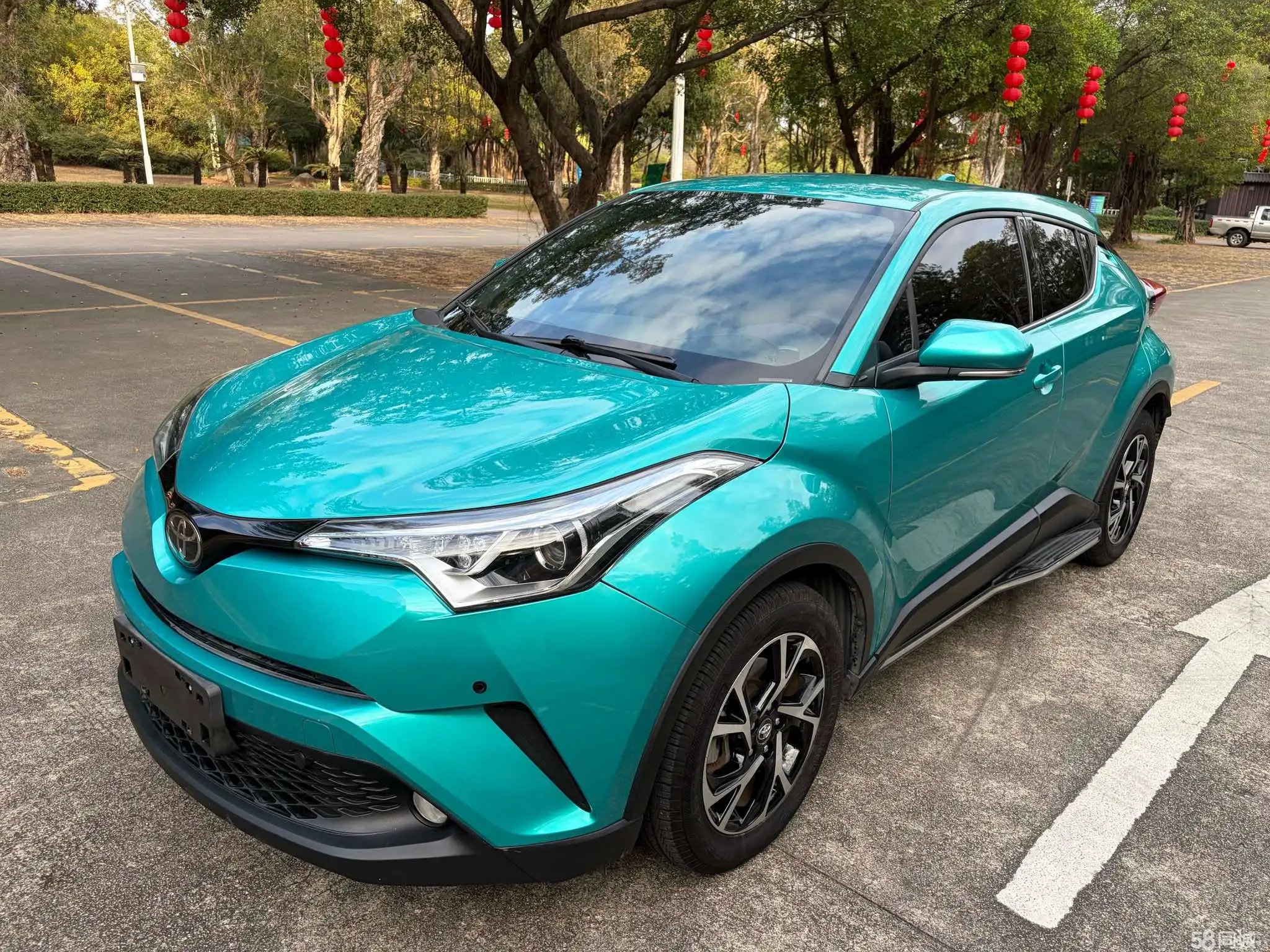 Toyota C-HR 2019 immagine di auto #2