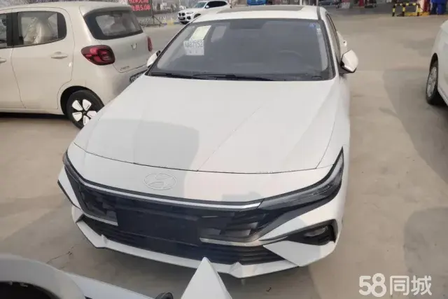 Hyundai Elantra 2025 car image #2