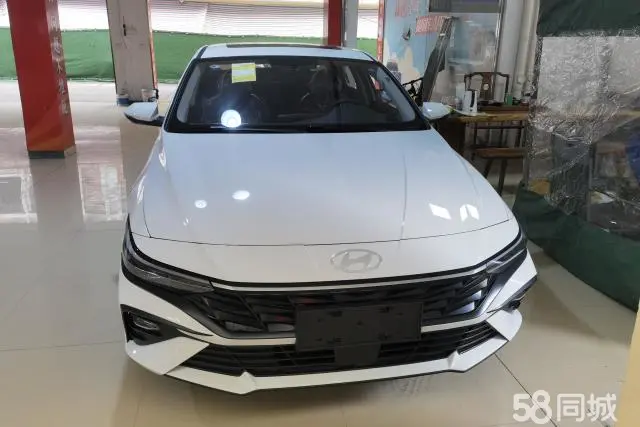 Hyundai Elantra 2025 car image #2