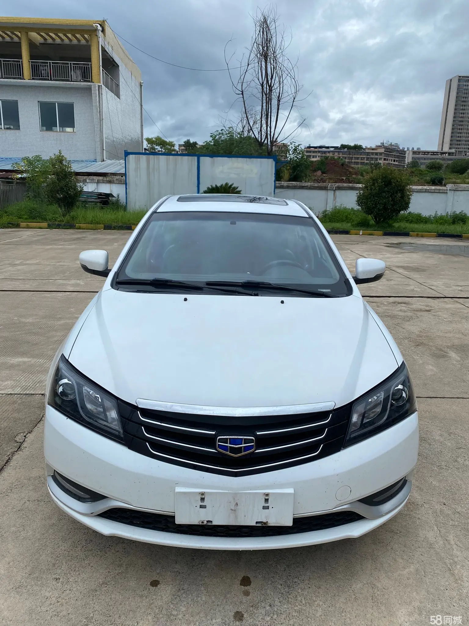 GEELY Emgrand 2016 car image #2