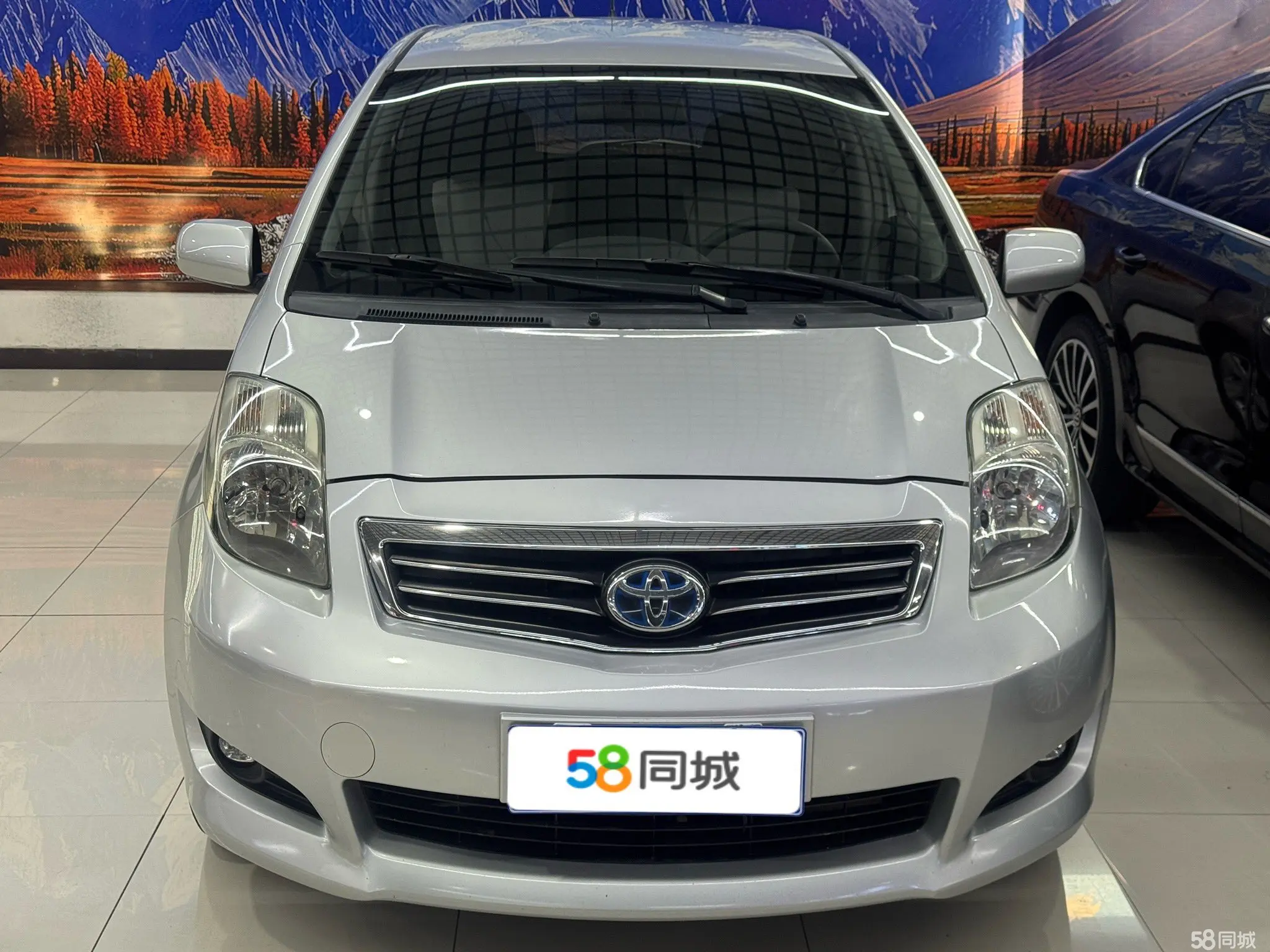 Toyota Yaris 2012 изображение автомобиля #2