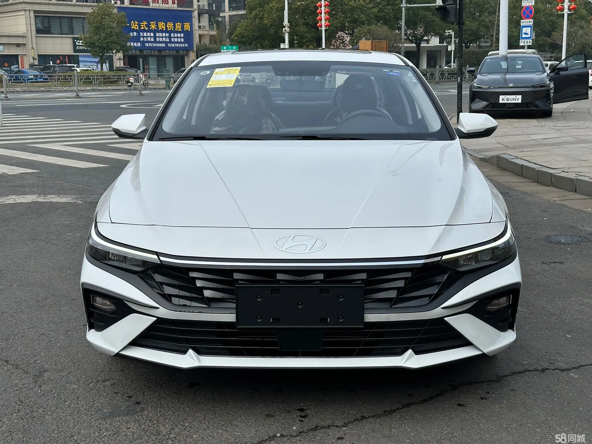 Hyundai Elantra 2025 car image #2