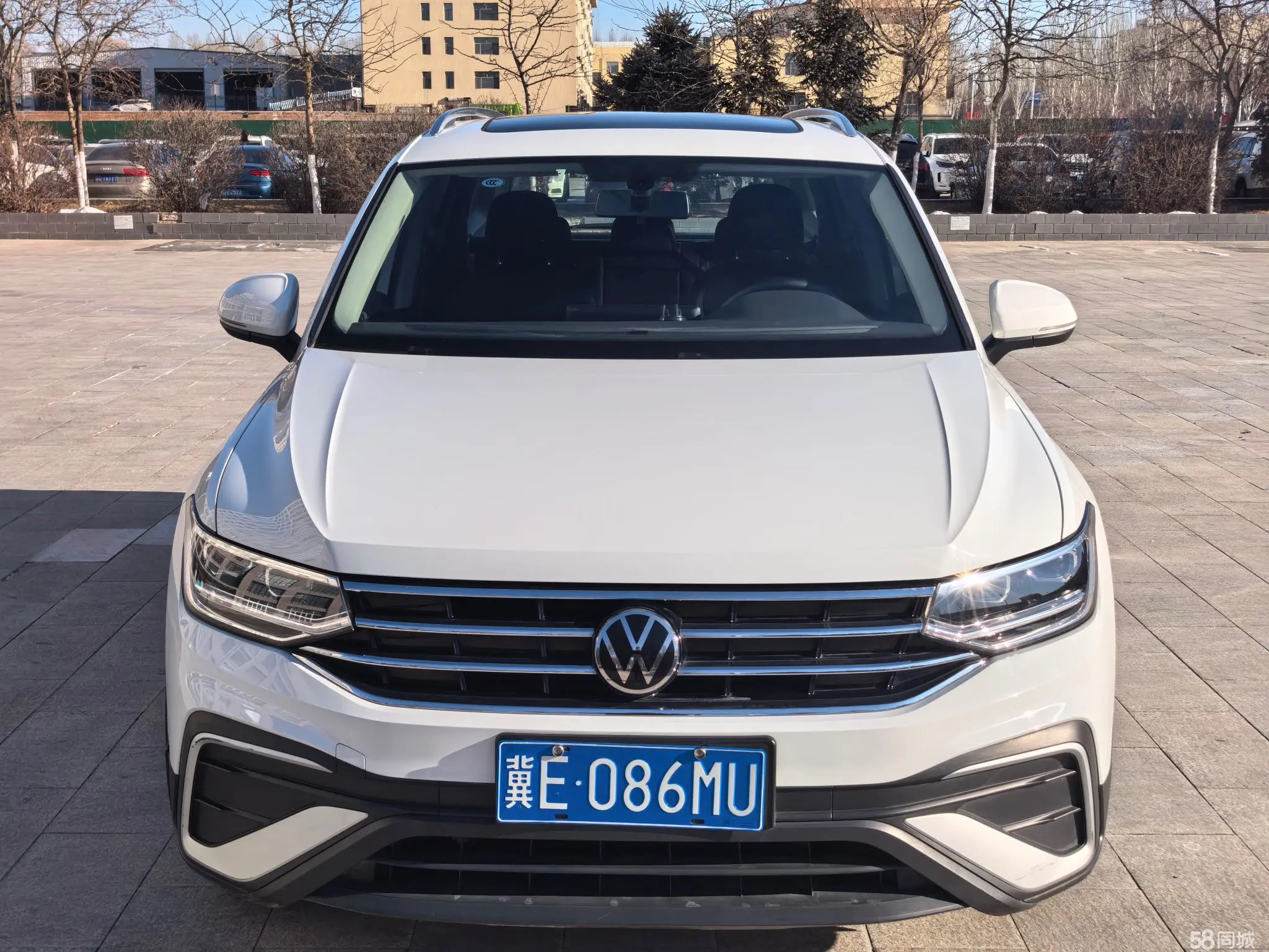 Volkswagen Tiguan L 2023 car image #2