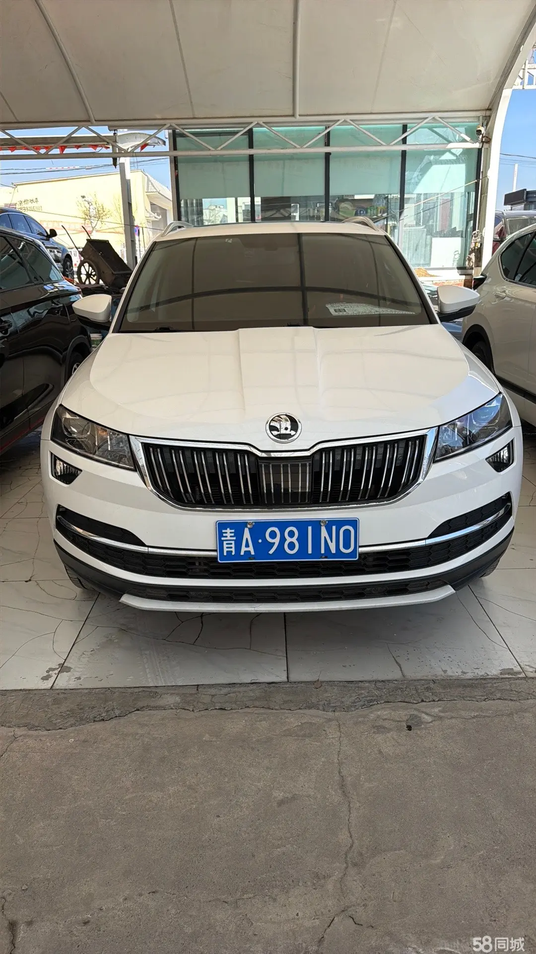 Skoda Karoq 2021 car image #2