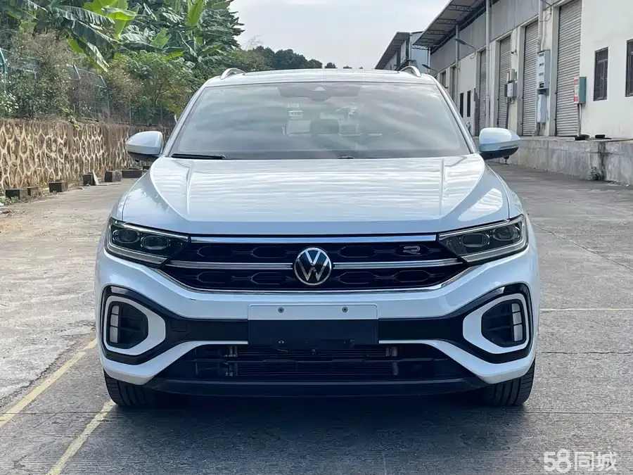 Volkswagen T-Roc 2022 immagine di auto #2