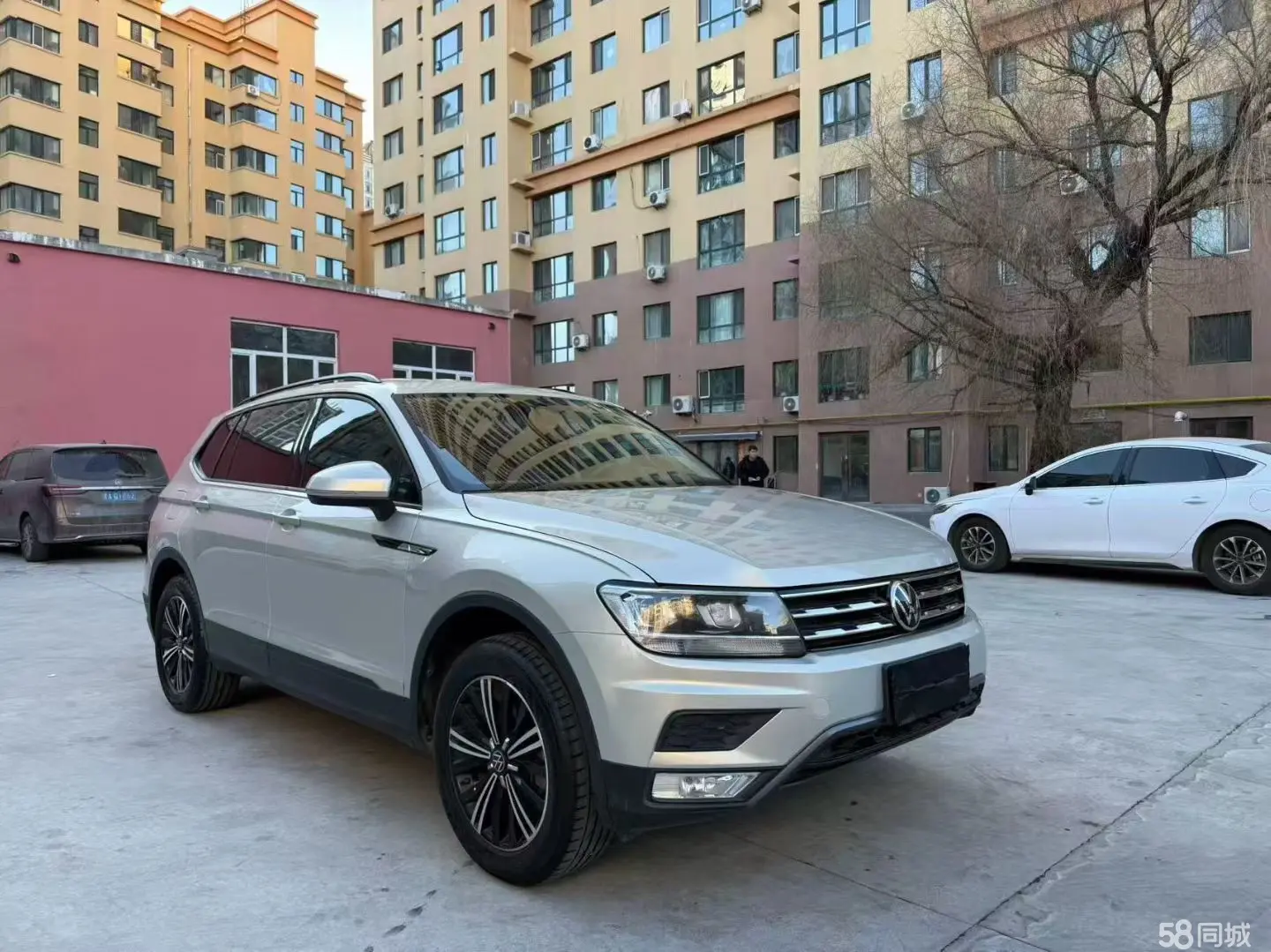 Volkswagen Tiguan L 2021 car image #2