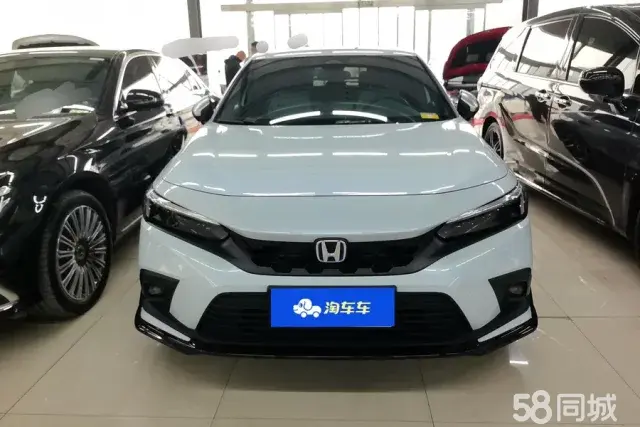 Honda Civic 2022 car image #2