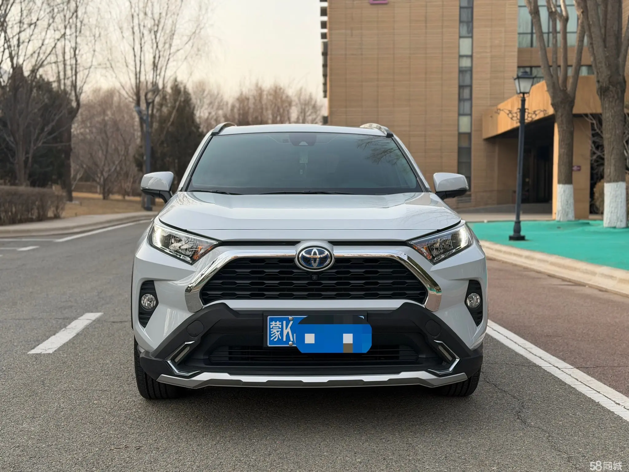 Toyota RAV4 Hybird E+ 2023 car image #2