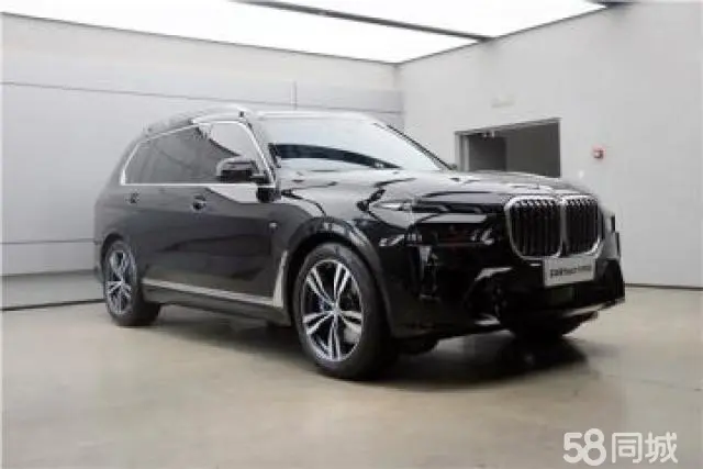 BMW X7 2024 car image #2