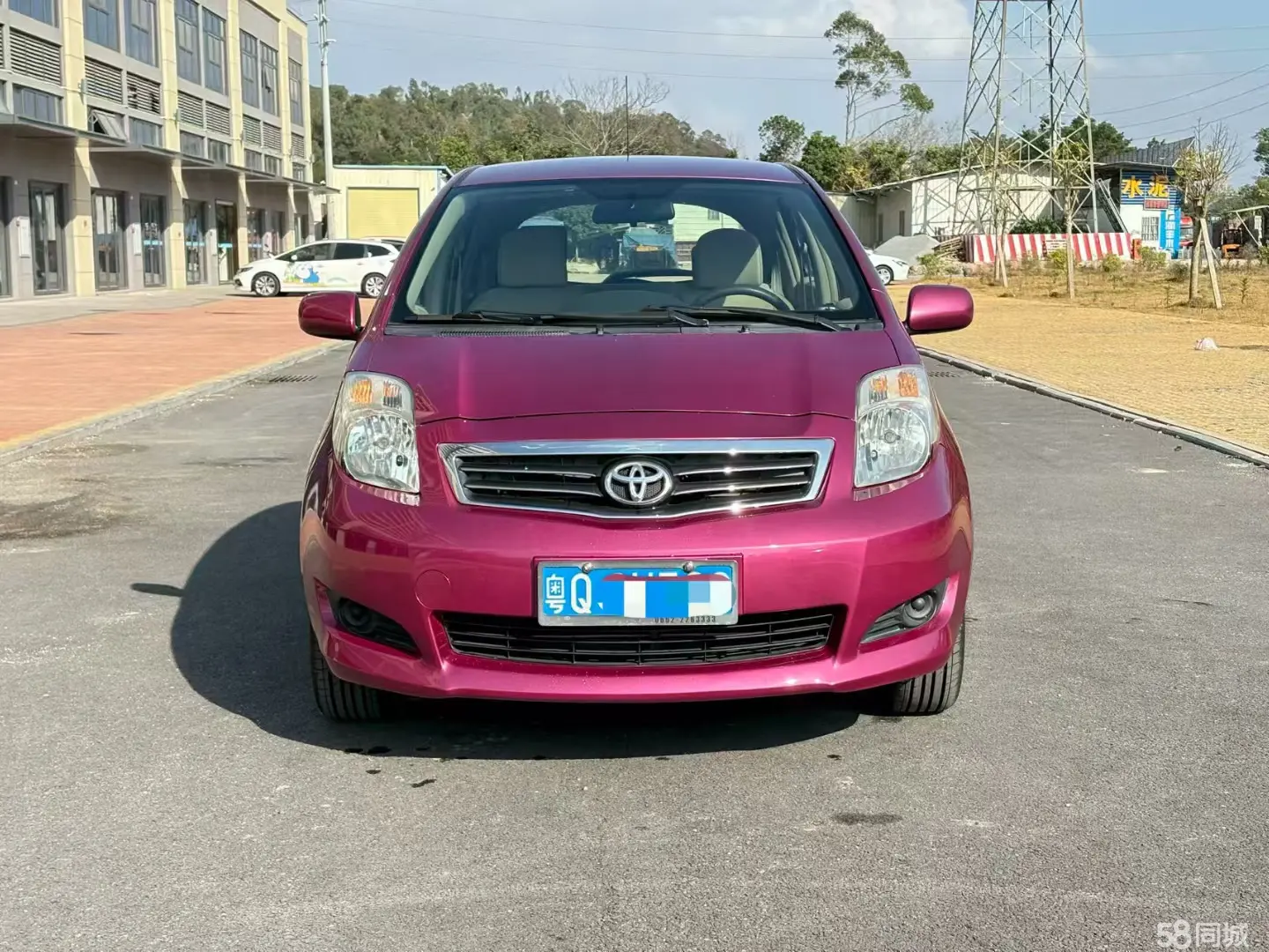 Toyota Yaris 2012 изображение автомобиля #2