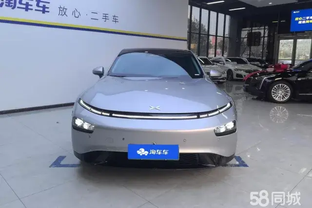 Xpeng P7 2022 car image #2