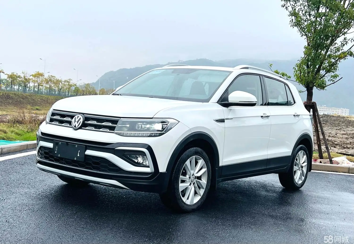 Volkswagen T-Cross 2020 #2 Volkswagen T-Cross 2020 car image #2