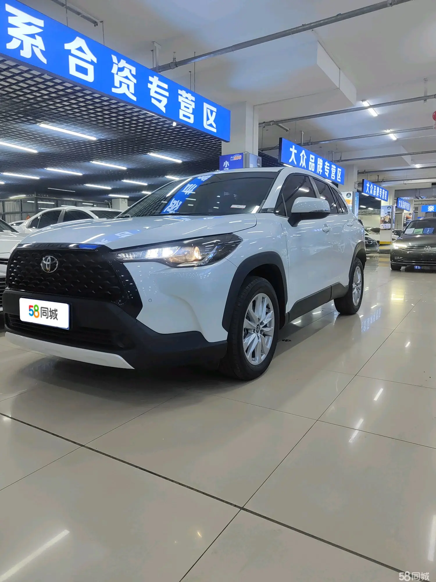 Toyota Corolla Cross 2025 car image #2