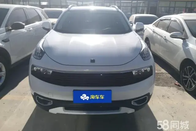 Lynk & Co 01 2017 #2 Lynk & Co 01 2017 car image #2