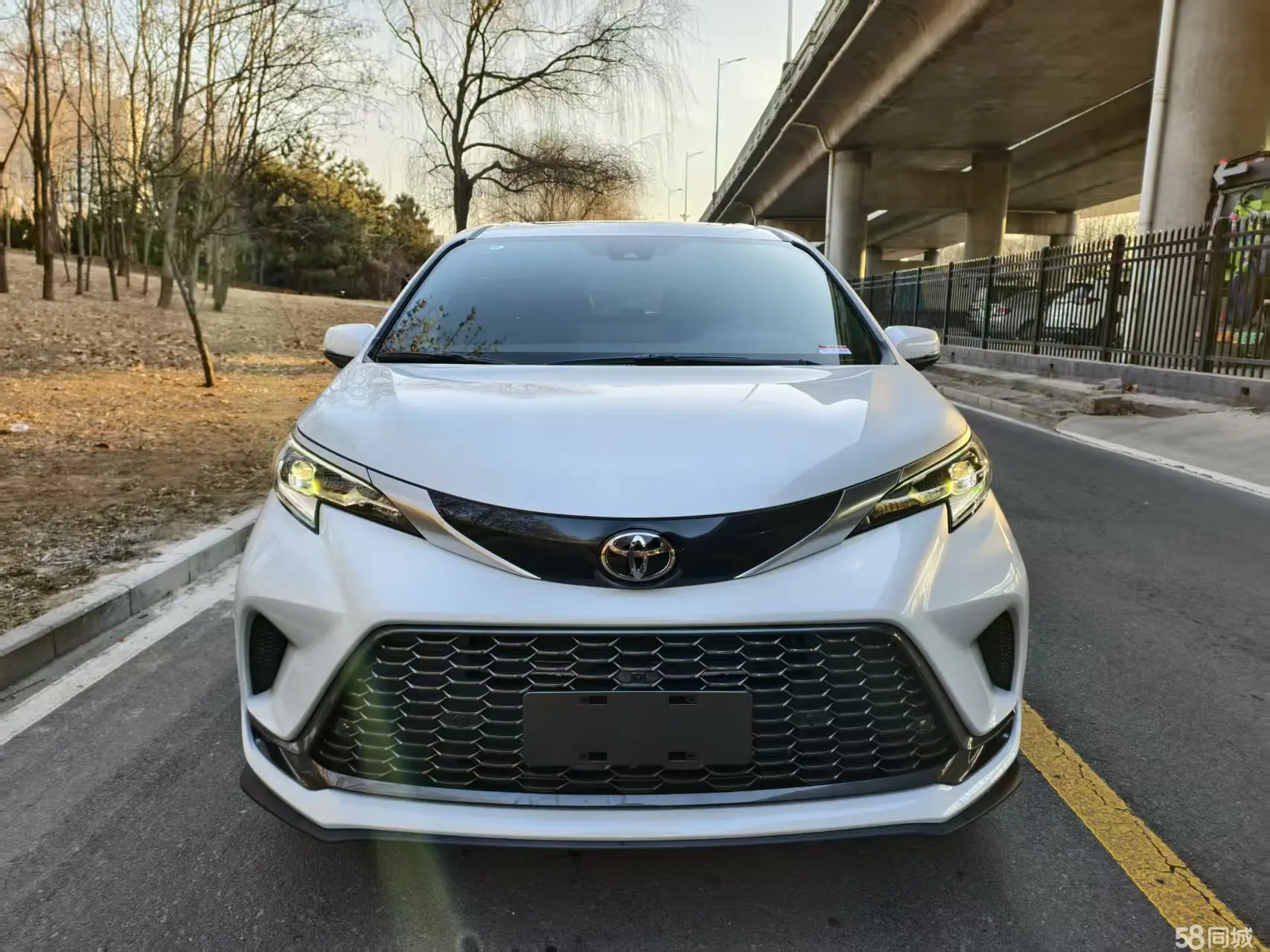 Toyota Granvia 2025 car image #2