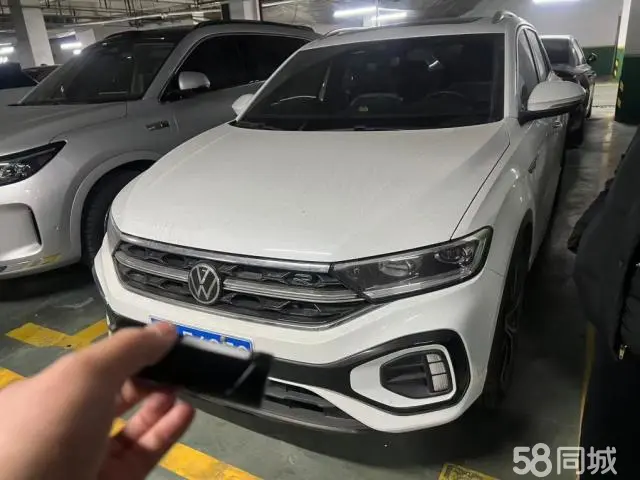 Volkswagen T-Roc 2024 immagine di auto #2