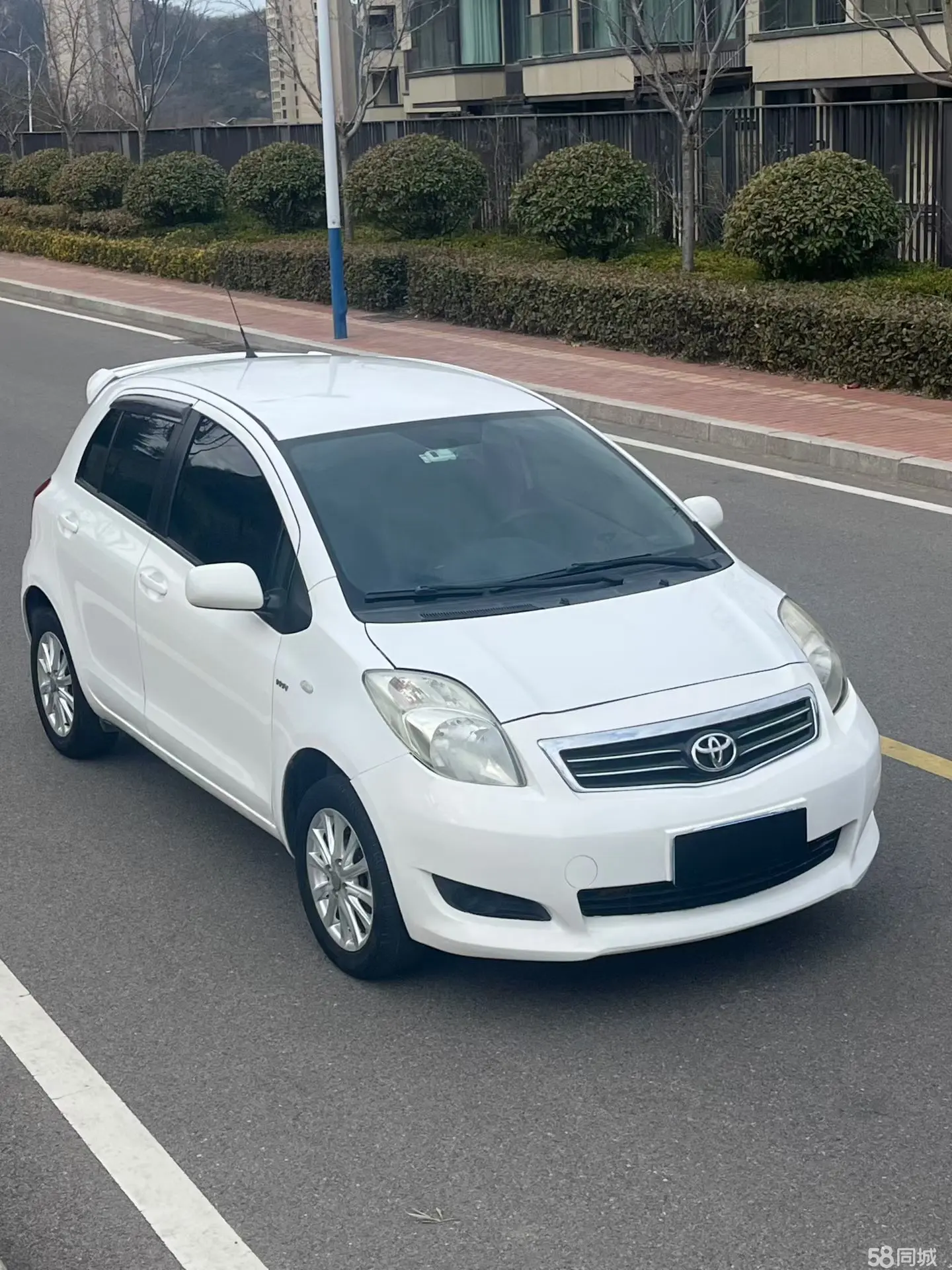 Toyota Yaris 2013 صورة سيارة #2