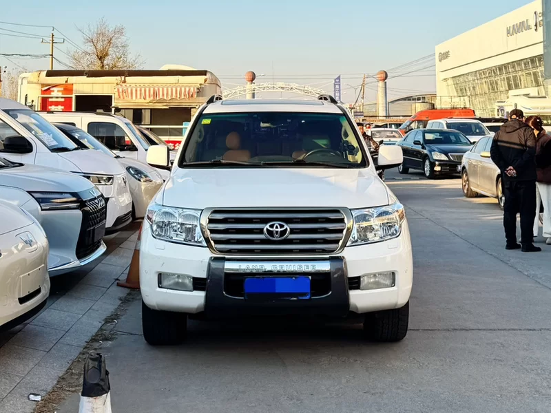 Toyota Land Cruiser 2011 #2 Toyota Land Cruiser 2011 car image #2