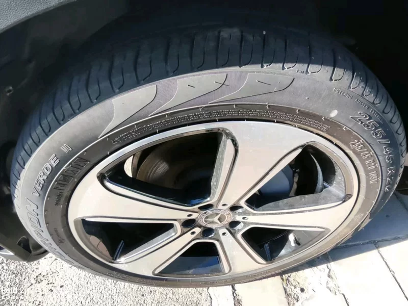 Mercedes-Benz GLC Class 2022 car image #2