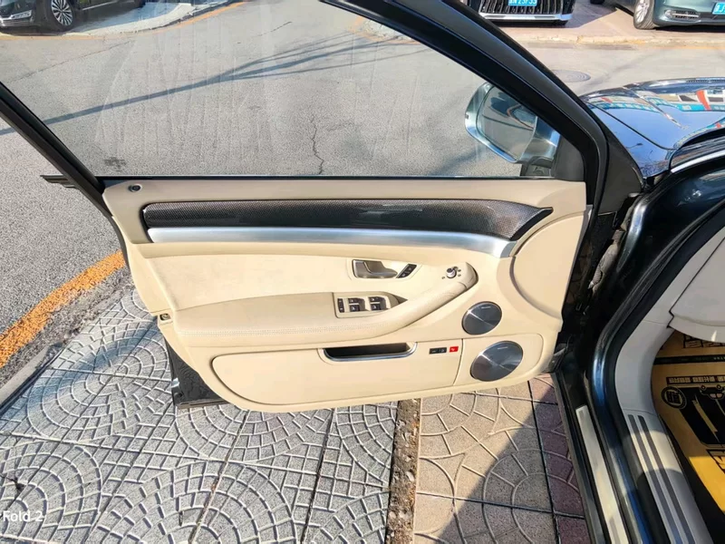 Audi S8 2008 car image #2