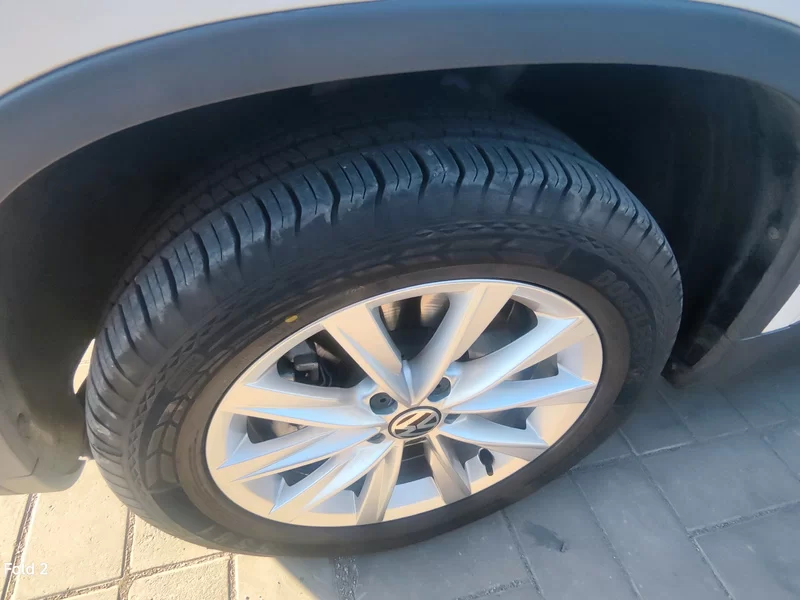 Volkswagen Tiguan 2018 immagine di auto #2