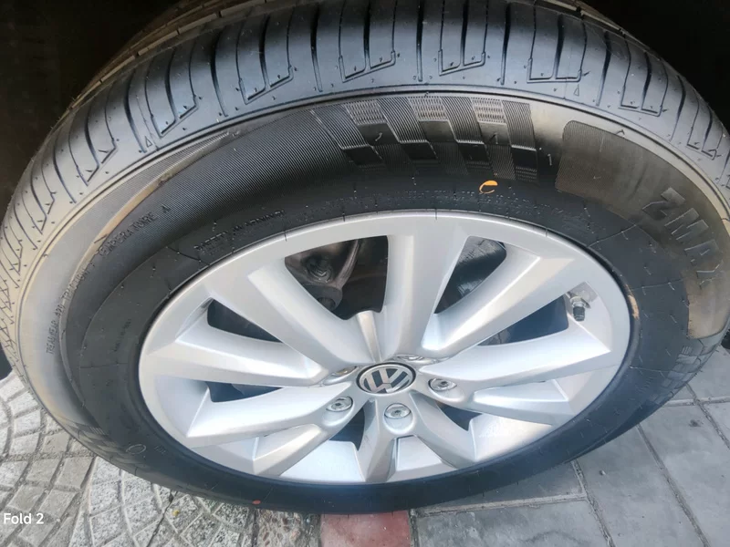 Volkswagen Touareg 2016 car image #2