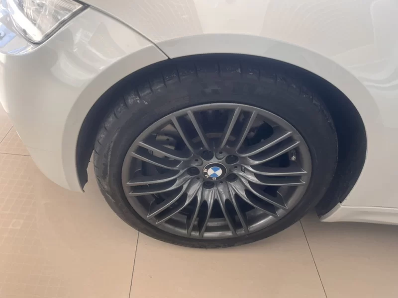 BMW M3 2011 car image #2