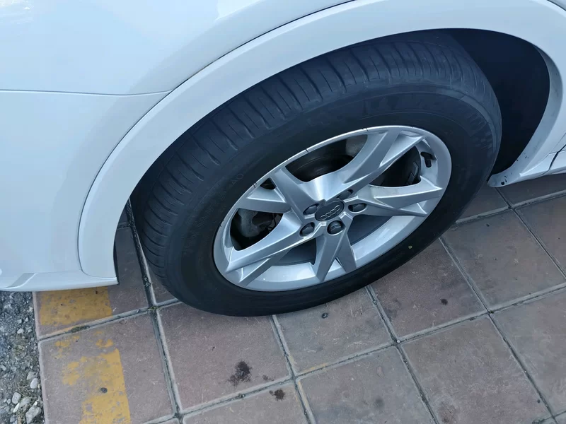 Audi Q3 2018 car image #2