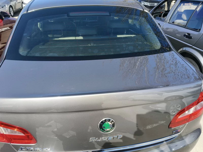 Skoda Superb 2012 car image #2