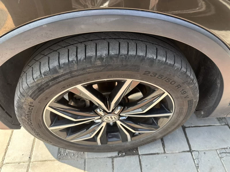 Volkswagen Tiguan L 2019 car image #2