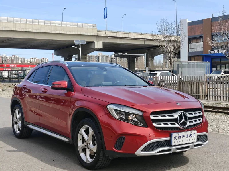 Mercedes-Benz GLA Class 2017 car image #2