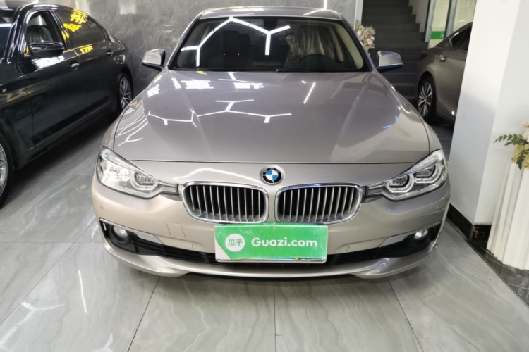 BMW 3 Series 2018 car image #3