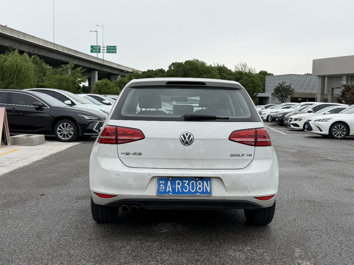 Volkswagen Golf 2014 car image #8