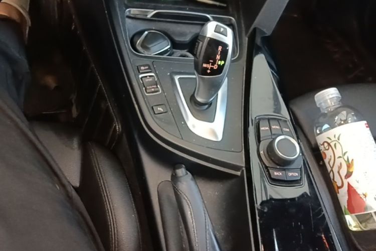 BMW 3 Series 2018 #16 BMW 3 Series 2018 car image #16