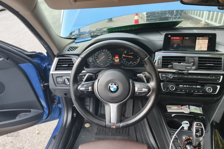 BMW 3 Series 2019 #12 BMW 3 Series 2019 car image #12
