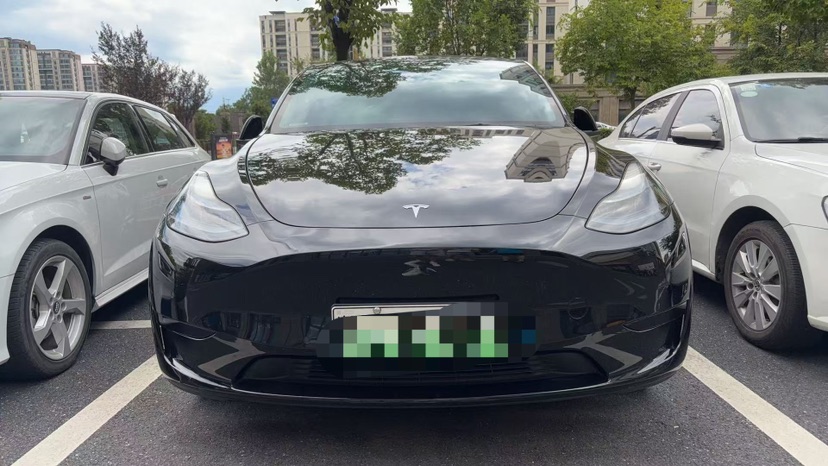 Tesla Model Y 2023 #2 Tesla Model Y 2023 car image #2