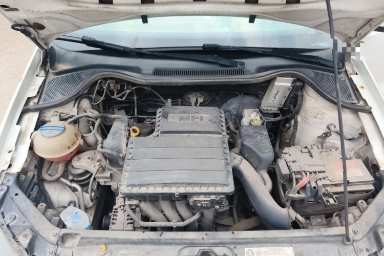Volkswagen Polo 2015 car image #22