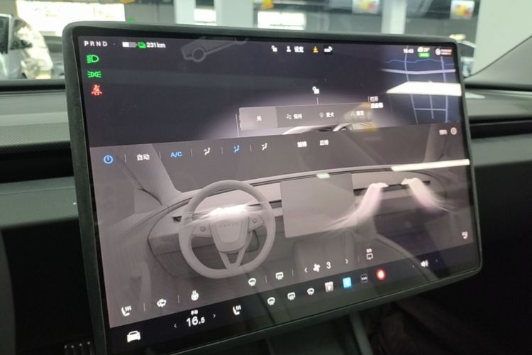 Tesla Model 3 2024 car image #13
