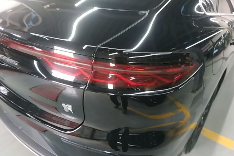 BYD Han 2024 car image #8
