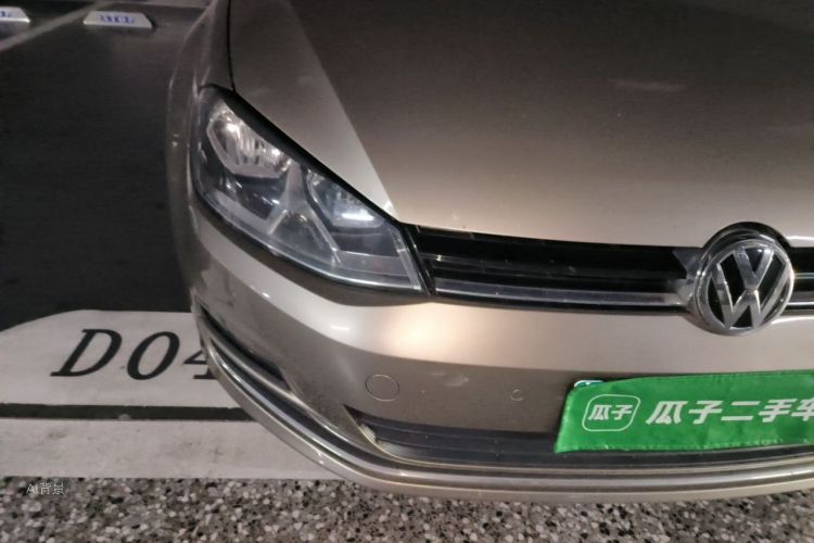 Volkswagen Golf 2017 car image #8