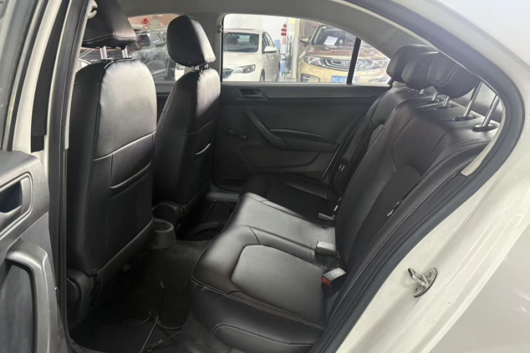 Volkswagen Santana 2016 #11 Volkswagen Santana 2016 car image #11